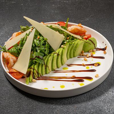 Салат с рукколой и креветкой в La grande по цене 804 ₽