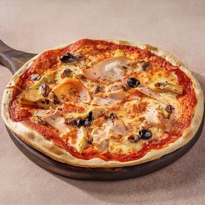 Пицца с артишоками, копченым цыпленком и грибами в Перчини на огне по цене 530