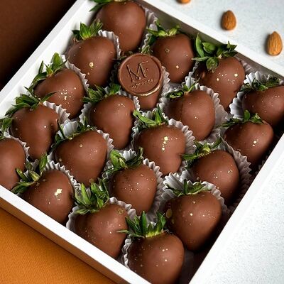 Клубника в шоколаде Classic M в Mosfresa по цене 3290