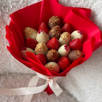 Букет клубники в шоколаде Любовь S в Клубника по цене 4590 ₽