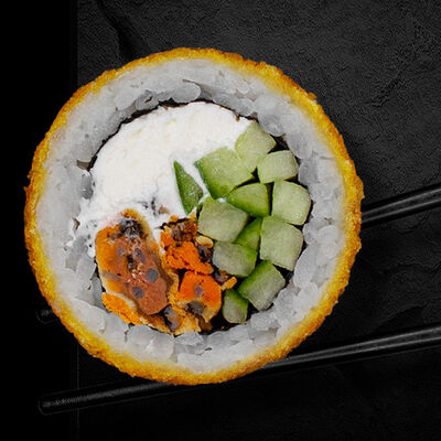 Мидийный жареный ролл в Суши Хаб по цене 1090 ₽