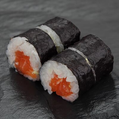 Ролл с лососем в Mavu по цене 190