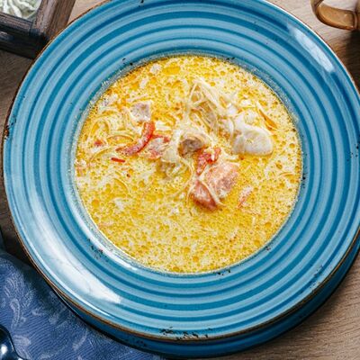 Уха из ассорти рыб на сливкахв СтругановЪ по цене 950 ₽