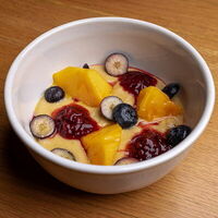 Каша манная с соленой карамелью в Сыроварня