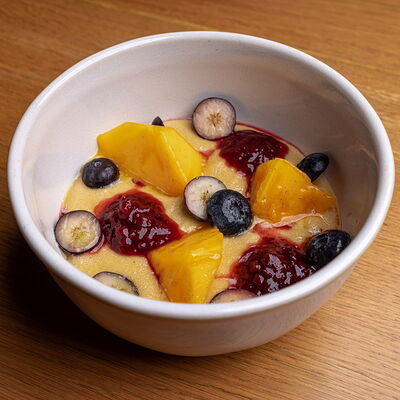 Каша манная с соленой карамелью в Сыроварня по цене 590 ₽