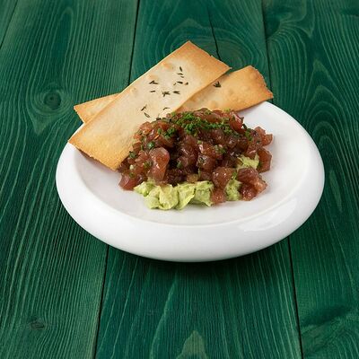 Тартар из тунца в Solar Bistro по цене 590 ₽