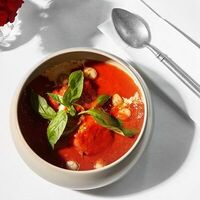 Томатный с гребешками и страчателлой в Avenue kitchen gastrobar