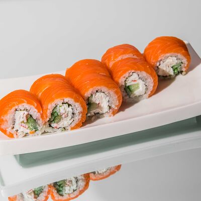 Ролл с форелью и снежным крабом в Хотей по цене 26 р.