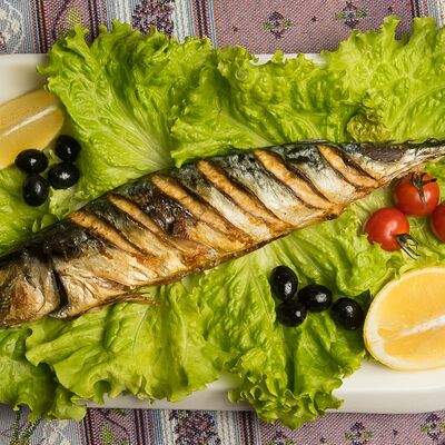 Скумбрия на мангале в Гурман студия по цене 500 ₽