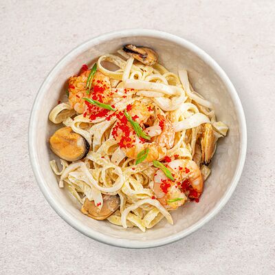 Паста с морепродуктами в Sushi Bistro по цене 450 ₽