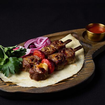 Рулет из говядины с сыром чеддер в Эндорфин по цене 990 ₽