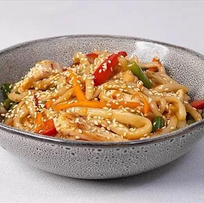 Вок с курицей в кисло-сладком соусе в Майфудзо по цене 481 ₽