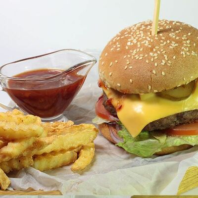 Бургер Цезарь в Hot-Pizza по цене 550 ₽