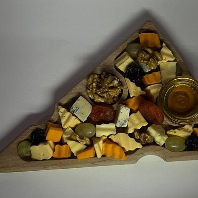 Ассорти Европейских сыров в Iago по цене 890 ₽