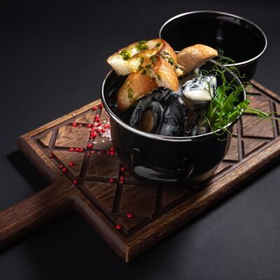 Мидии в сливочном соусе блю чиз в Репаст по цене 1200 ₽