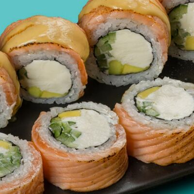 Опаленная Филадельфия в О! Суши по цене 1620 ₽