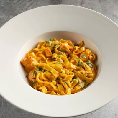 Сливочная паста с форелью в Мидийное место по цене 950 ₽