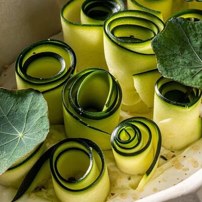 Цукини с козьим сыром и семенами конопли в Nappa по цене 550 ₽