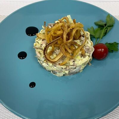 Салат Мясной с луком фри в На покровке по цене 620 ₽