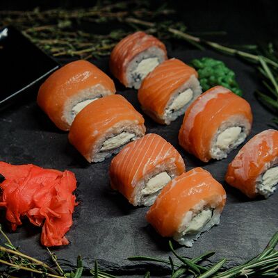 Филадельфия с огурцом в Суши роллы МОРС по цене 720 ₽