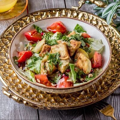 Салат с хрустящими баклажанами в Алазани по цене 679 ₽