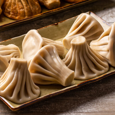 Хинкали с телятиной и кинзой в Грузинское кафе Ван Гоги по цене 90 ₽