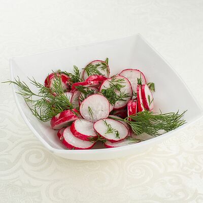 Редис с огурцом и зеленью в Римские каникулы по цене 230 ₽