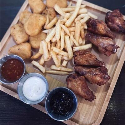 Чикен Сет в Генрих и Генриетта по цене 610 ₽