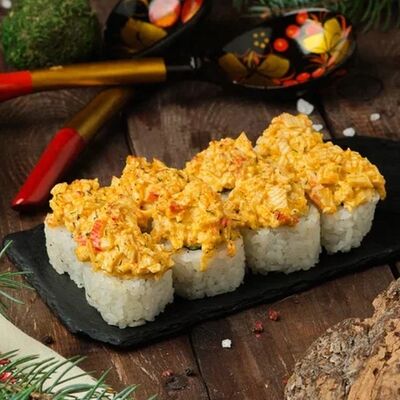 Запеченный ролл с крабом в Mesto Sushi & Grill по цене 310