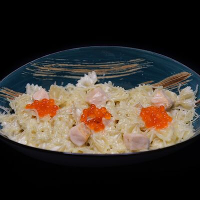 Фарфалле с семгой в сливочном соусе в Пойдем зайдем по цене 620 ₽