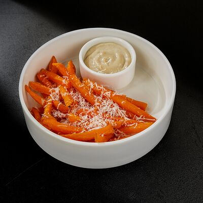 Батат фри с пармезаном в Everest Sochi по цене 630 ₽