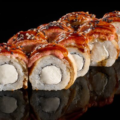 Запеченный ролл Филадельфия с угрем в Сакура по цене 979 ₽