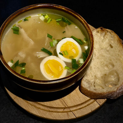 Куриный бульон с яйцом в Синица по цене 440 ₽