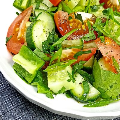 Овощной салат в Sisters Food по цене 150