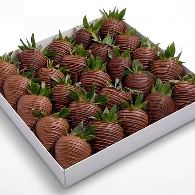 Клубника Темно-молочная ночь L в Клубника в шоколаде VeryBerryLab по цене 6390 ₽