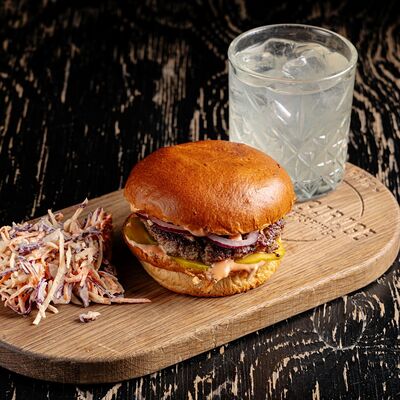 Burger Combo в Branch Garage по цене 720 ₽