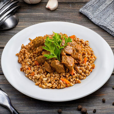 Греча с гуляшом в Метелица по цене 320 ₽