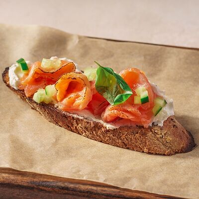 Брускетта с лососем в Перчини на огне по цене 290