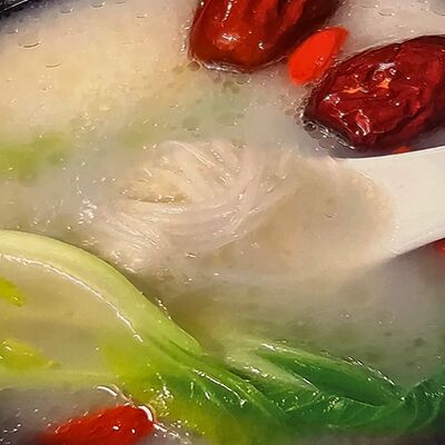 Рыбная похлебка с овощами и зеленью в Дон Фан по цене 670 ₽