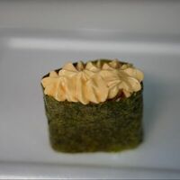 Гункан острый с угрем в Rolloff