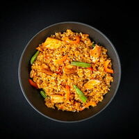 Тяхан с лососем в Sushiman
