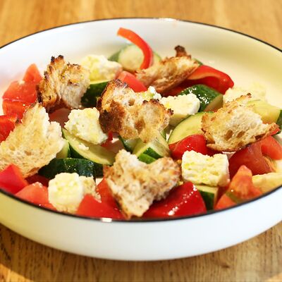 Салат Хариатики в Tony Pizzoni по цене 746 ₽