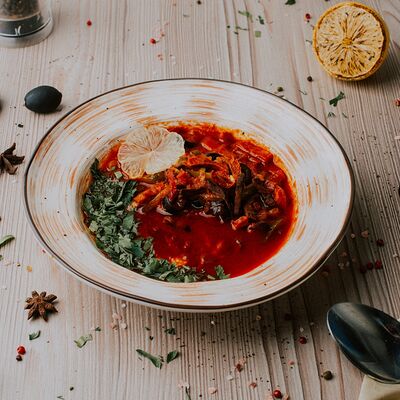 Суп солянка в Ресторан Мангал по цене 580 ₽