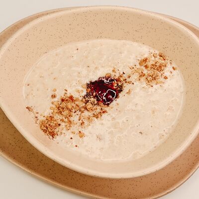 Геркулес с орехами и джемом в Клевая блиновая по цене 180 ₽