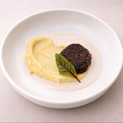 Бифштекс из говядины с картофельным пюре в УГОДНИКИ по цене 819 ₽