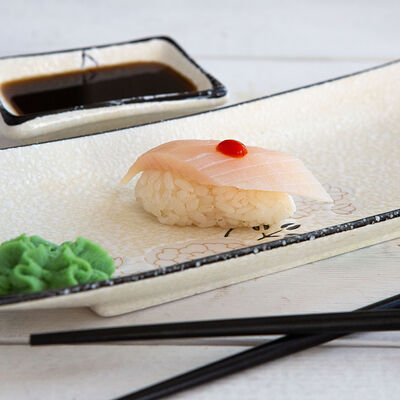 Суши с окунем в 4 Лосося по цене 159