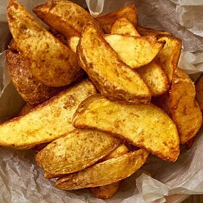 Картофель по-деревенскив Горячий хлеб по цене 275 ₽