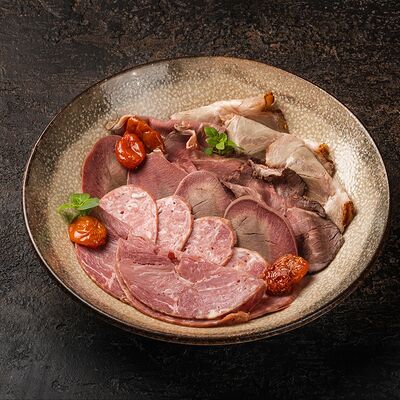 Мясное крестьянское ассорти в Мираж по цене 690 ₽