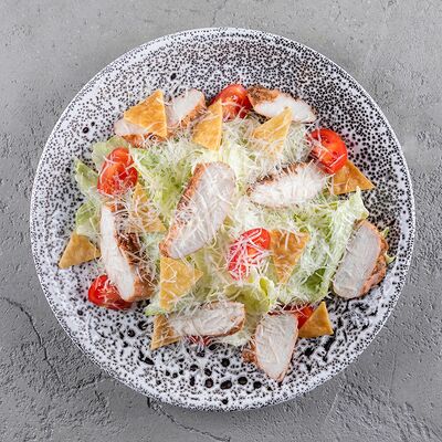 Салат Цезарь с курицей в Мангал по цене 390 ₽