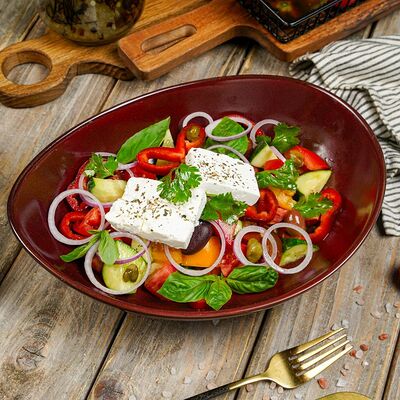 Большой греческий салат в Море лосося по цене 1320 ₽